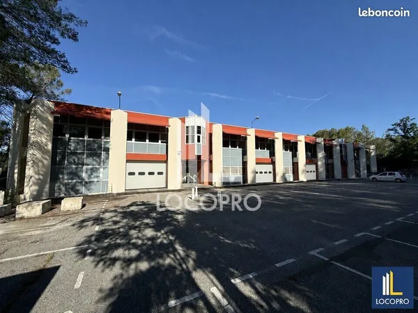 Local d'activité 2 527 m²