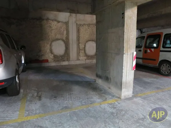 Parking 12 m²