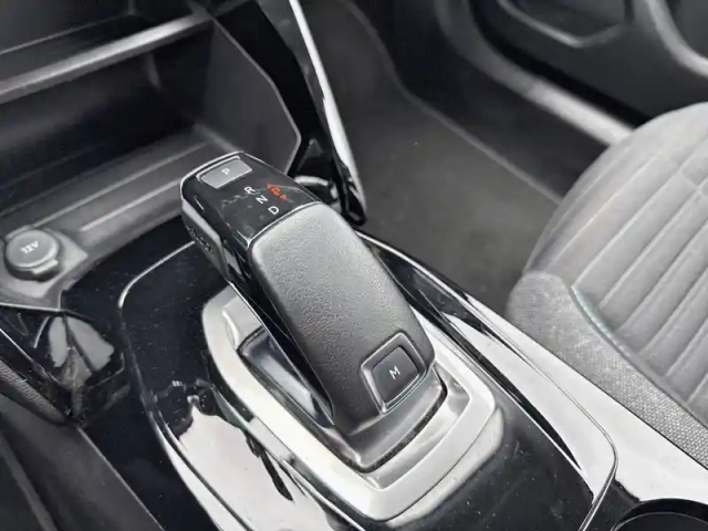 Peugeot 2008 puretech 130 s&amp;s eat8 — photo 14