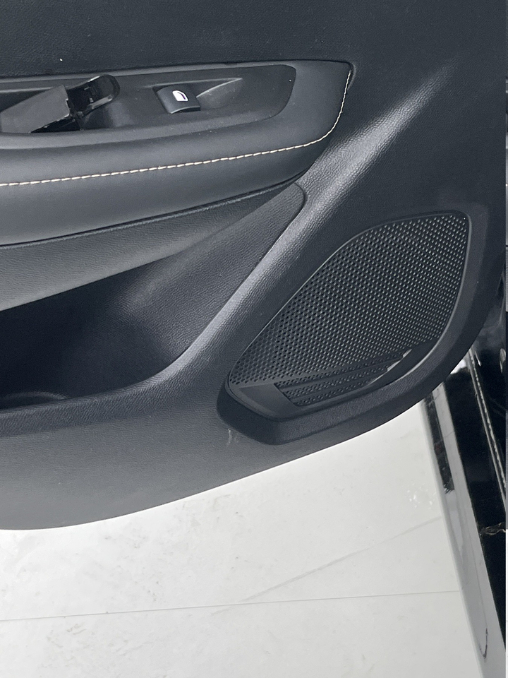 Peugeot 208 — photo 73