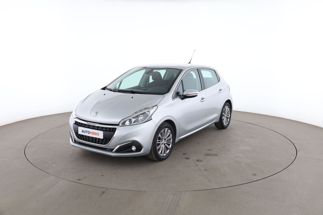 Peugeot 208 1.2 PureTech Allure — photo 1