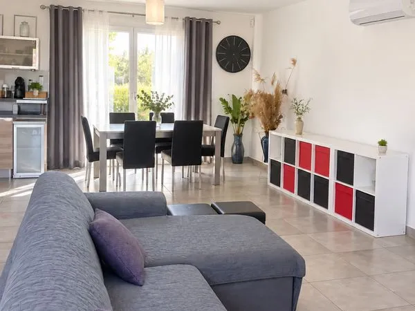 Maison meublée climatisée avec jardin et piscine - 90 m² - Sorgues