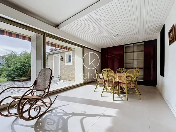 Maison Saint Cyr Au Mont D Or 6 pièce(s) 160 m2, 4 chambres, , garage, 2 places de parking, annexes,