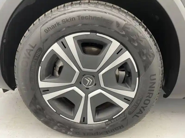 Citroën C4 e- 136 ch automatique — photo 18