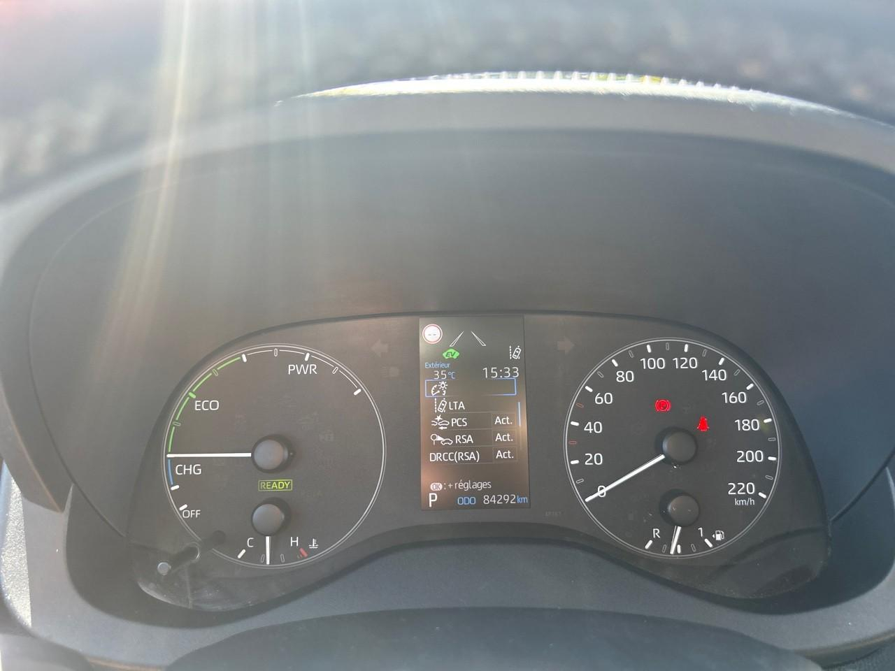 Toyota Yaris 116h iconic 5p — photo 12