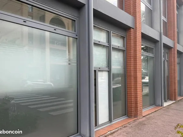 Bureau 180 m²