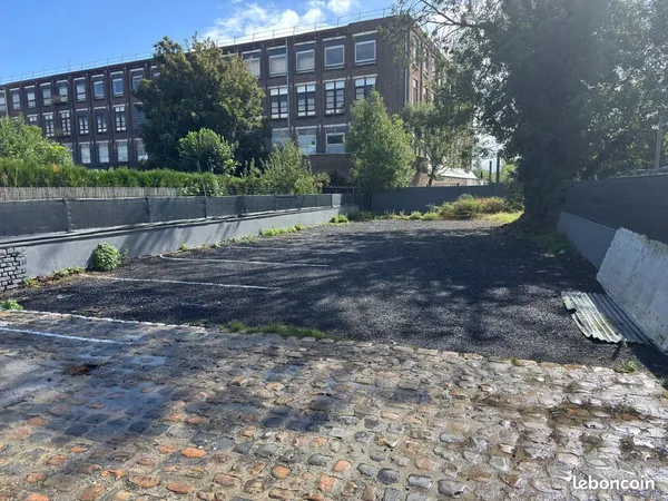 Place de parking en extérieur