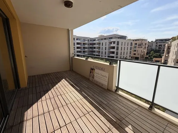 APPARTEMENT AU CALME ABSOLU