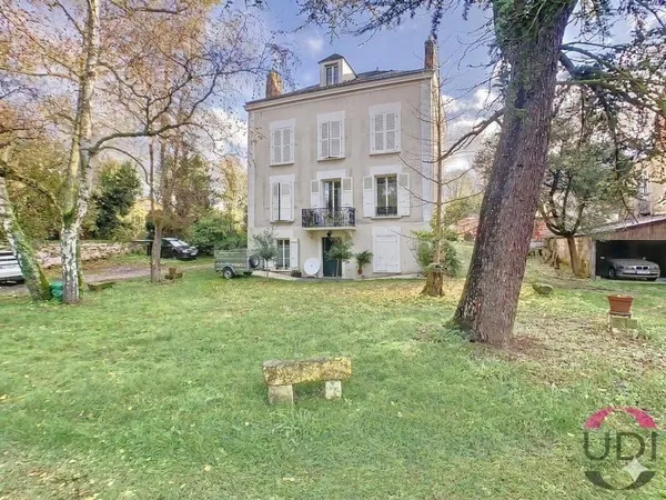 Immeuble de rapport 180 m²