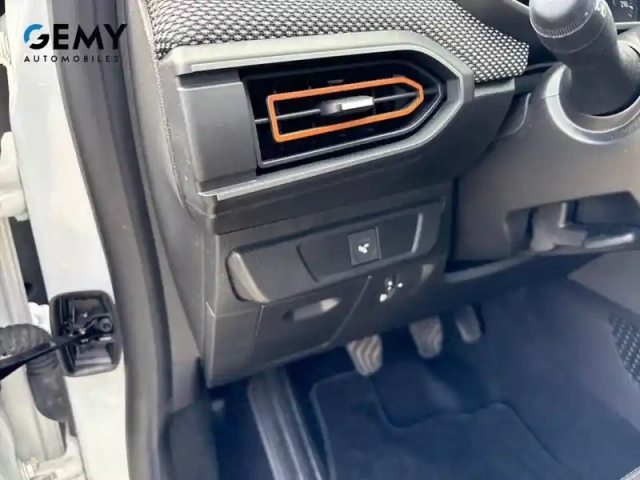 Dacia Sandero tce 110 — photo 13