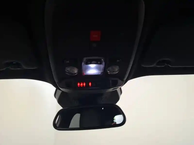 Peugeot 2008 electrique 54 kwh 156 ch — photo 30
