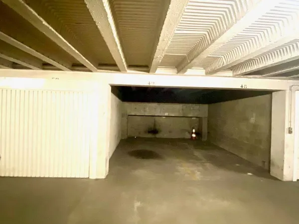 Parking 12 m²