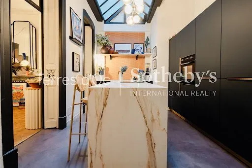 Appartement 5 pièces 167 m²