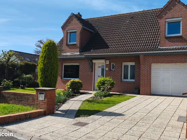 Maison individuelle de 120 m2 - Calme absolu, 4 chambres & Jardin clos - HAZEBROUCK