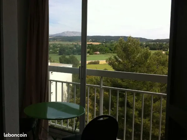 Studio 1 pièce 28 m²