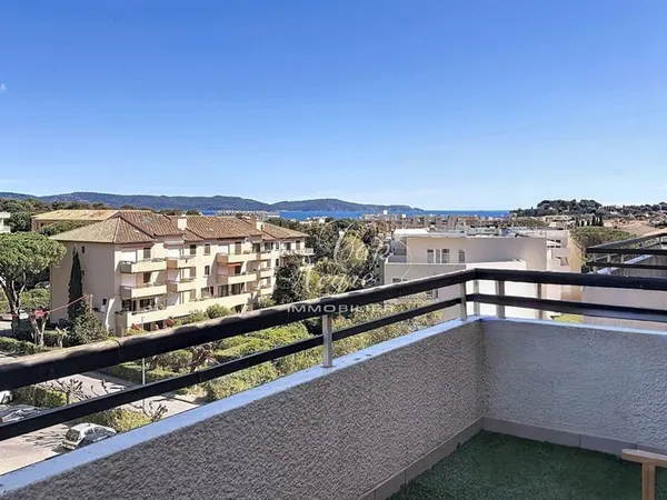 Studio Cabine Vue Mer Rénové À Vendre À Cavalaire Sur Mer - Golfe De Saint Tropez
