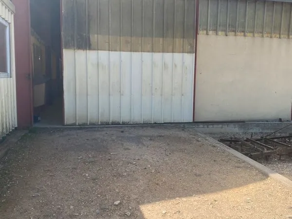 Garage, parking, emplacement camping-cars