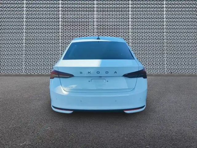 Skoda Octavia 1.5 tsi hybrid 116 ch dsg7 — photo 4