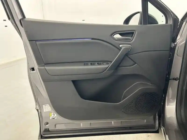 Renault Captur e-tech plug-in 160 — photo 20