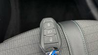 Peugeot 208 1.2 PureTech 100ch S&S Allure EAT8 — photo 16