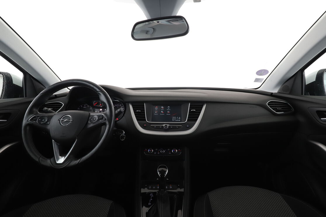 Opel Grandland X 1.2 Turbo Auto — photo 11