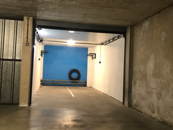 Loue parking - 6m²