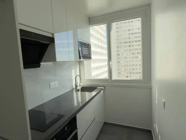 Studio 1 pièce 28 m²