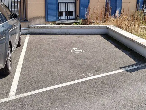 Parking 15 m²