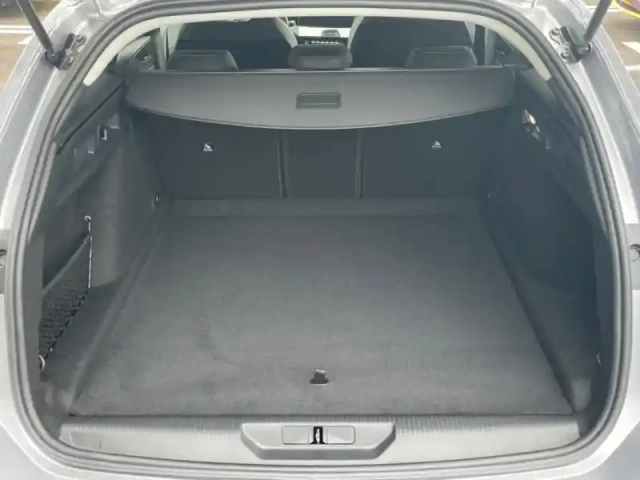 Peugeot 308 sw hybrid 145 e-dcs6 — photo 30
