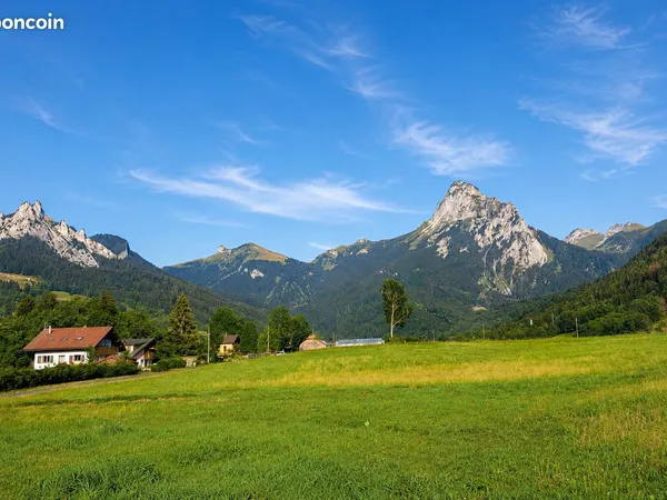 Terrain constructible 785 m² - Vue exceptionnelle sur les montagnes - Bernex (Chez Maçon)