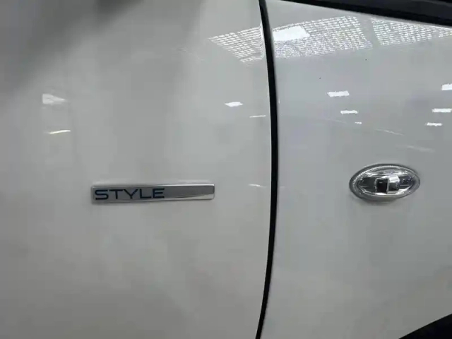 Peugeot 108 vti 72ch s&amp;s bvm5 — photo 14