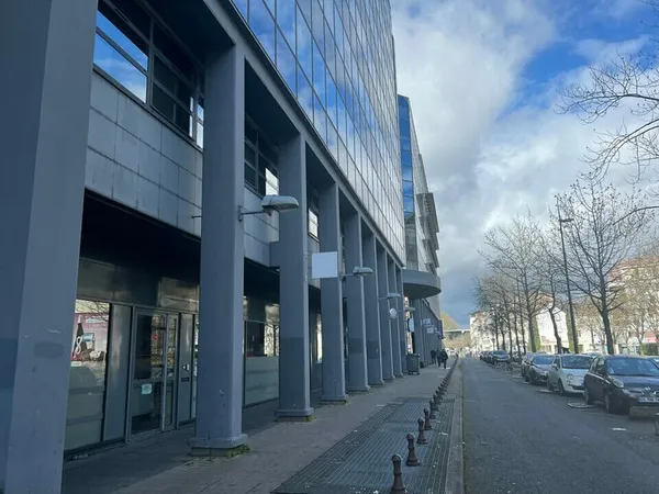 Bureau et espace de travail Vente Tours 173m² 600000€