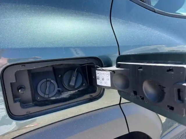 Dacia Duster 1.2 hybrid-g 150ch expression 4x4 — photo 10