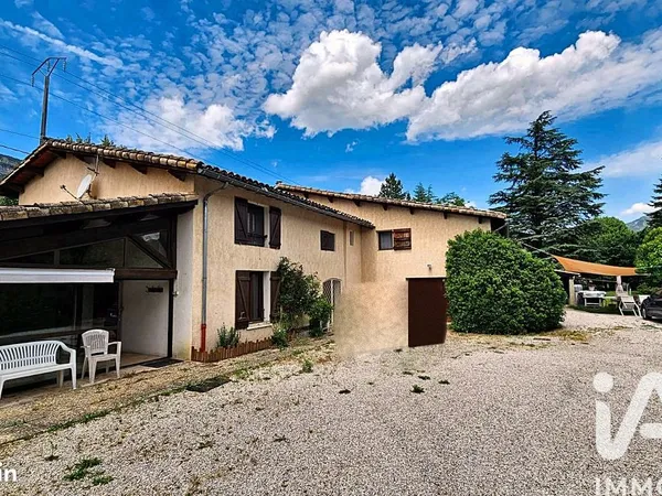 Propriété 12 pièces 290 m²