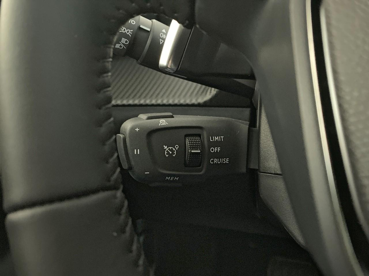Peugeot 2008 hybrid 145 ch e-dcs6 allure — photo 20