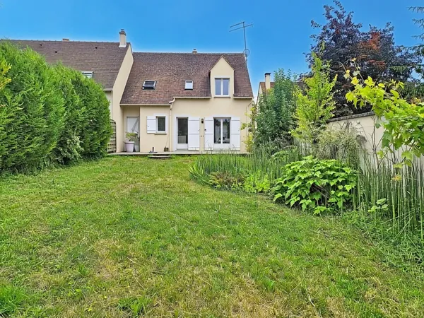 Quatre chambres, jardin et écoles à pied : le cadre idéal pour votre famille !