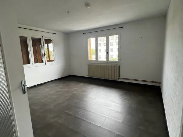 Appartement T5 118 m² à Miribel centre
