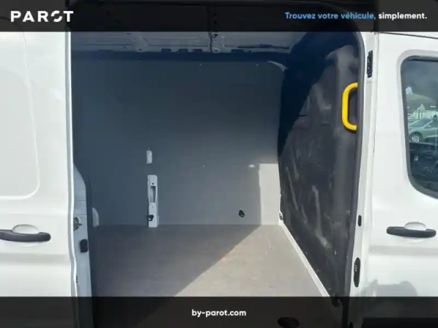 Ford Transit fourgon fg t310 l3h2 2.0 ecoblue 130ch s&amp;s trend business — photo 9