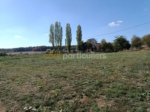 Terrain constructible - 866 m2 - Dampierre