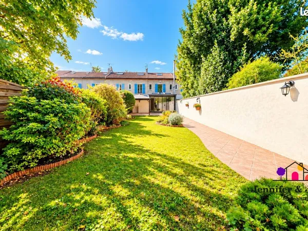 Propriété 6 pièces 90 m²