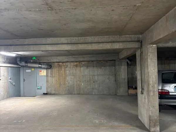 Stationnement Location Paris   20000€