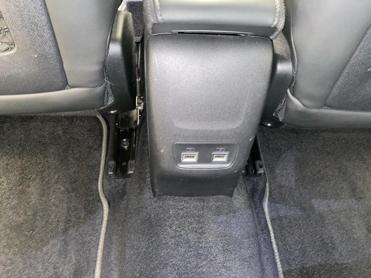 Peugeot 2008 puretech 130 s&s eat8 gt line — photo 23