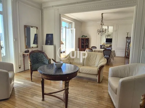 Appartement 4 pièces 167 m²