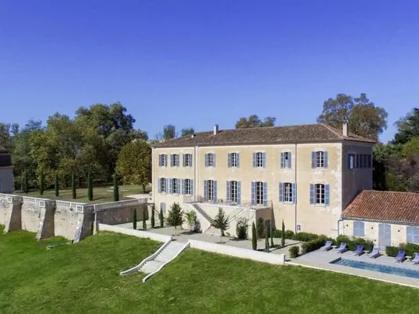Magnifique domaine comprenant un prestigieux manoir et les v