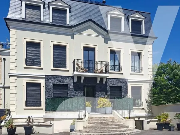 ELEGANT 3 PIECES AVEC TERRASSE - LA VARENNE