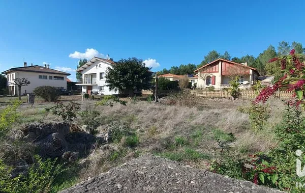 Terrain 451 m²