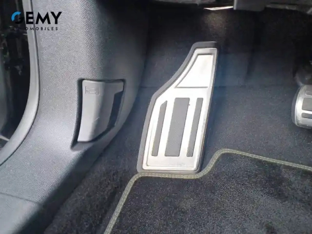 Peugeot 308 phev 180 e-eat8 — photo 15