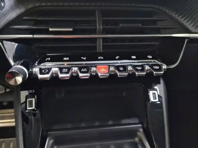 Peugeot 2008 bluehdi 130 s&amp;s eat8 — photo 27