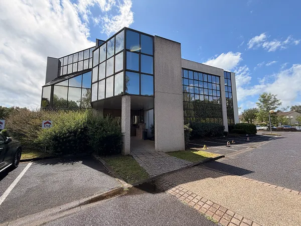 Bureau 1 pièce 66 m²