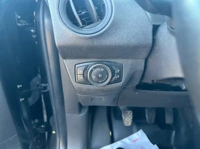Ford Transit Courier fourgonnette 1.0e 100ch stop&amp;start trend — photo 4